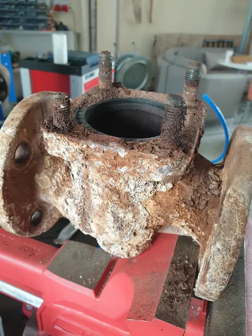 Control valve maintenance